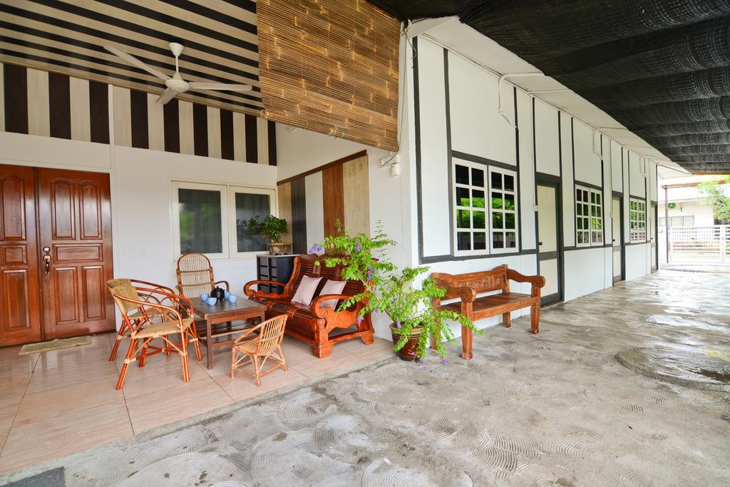 Vila Courtyard Homestay *